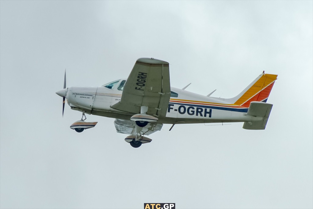 Piper PA24-161 F-OGRH