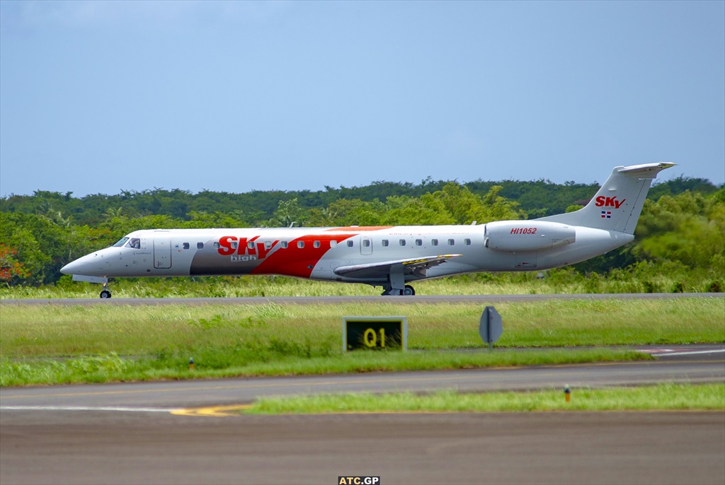 ERJ-145LR Sky High HI1052