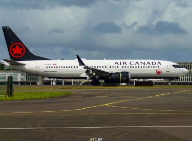 B737 Max-8 Air Canada C-FSIQ