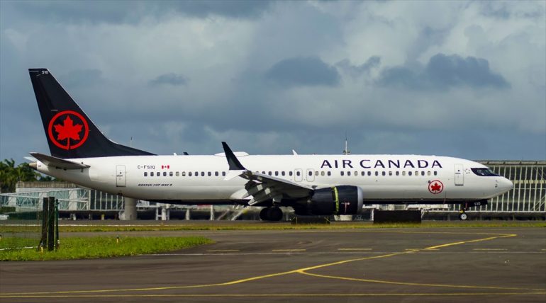 B737 Max-8 Air Canada C-FSIQ