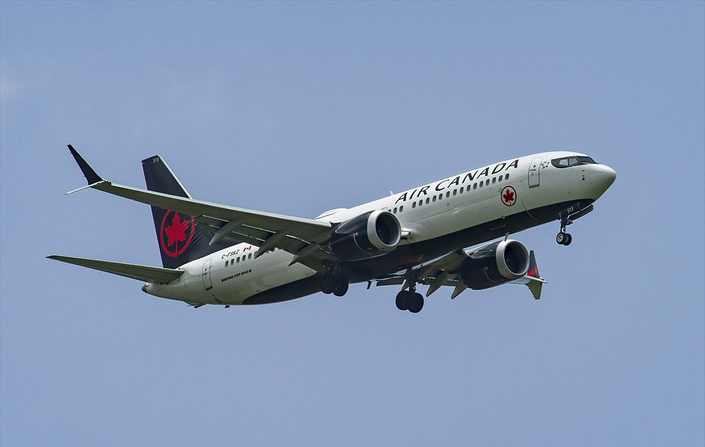 B737 Max-8 Air Canada C-FSKZ