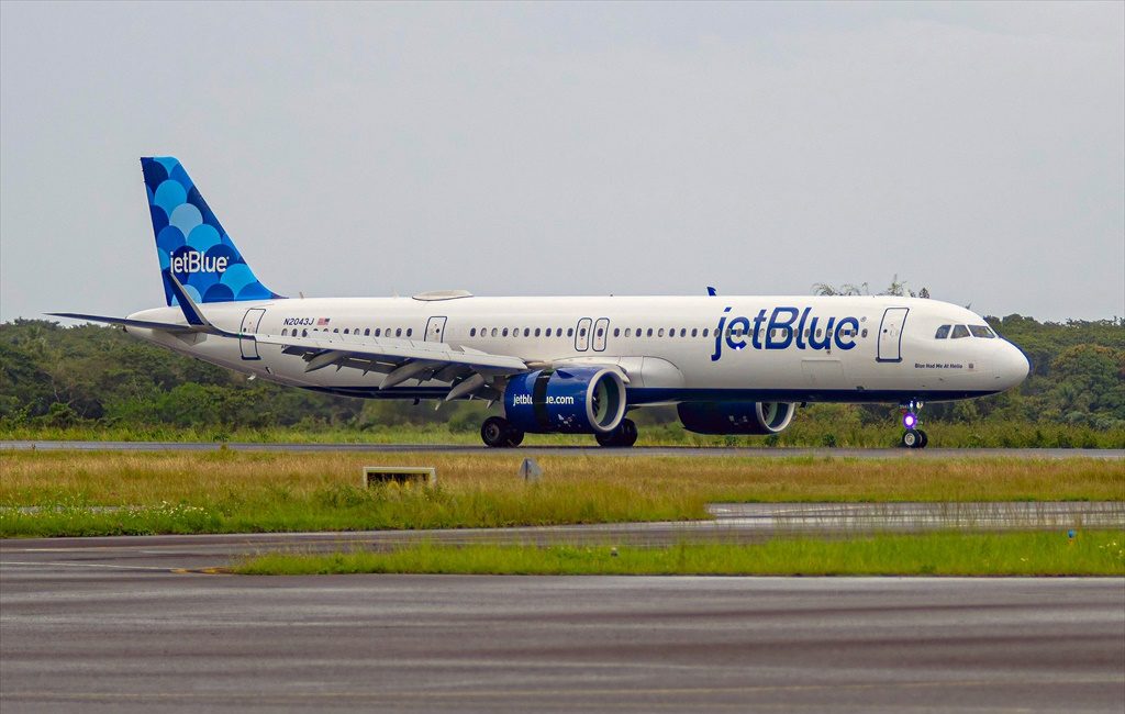 A321-200LR jetBlue N2043J