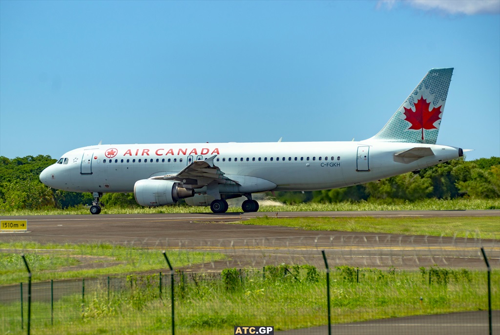 A320-200 Air Canada C-FGKH